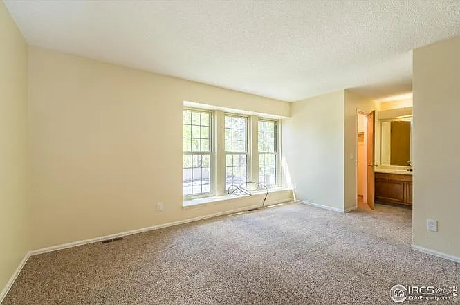 589 W Mulberry St — Photo 10