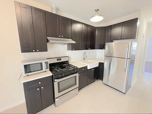 Rented by New Amsterdam Realty Group | media 14