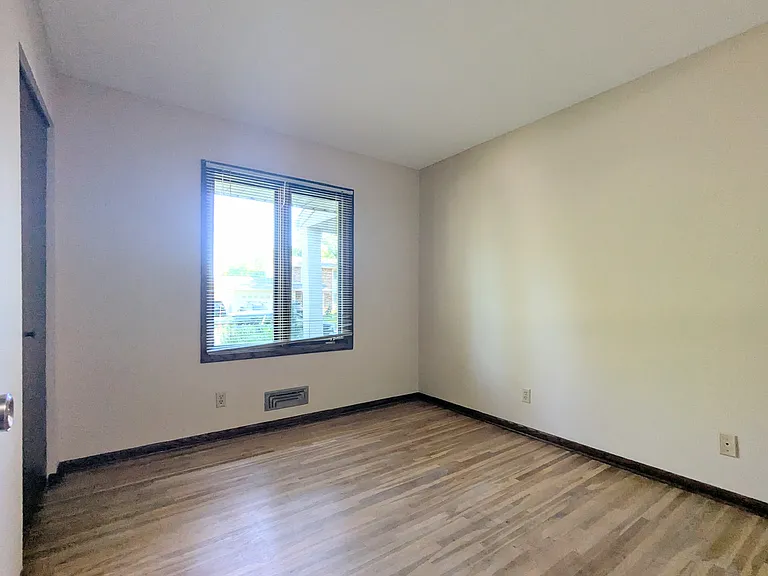 6065 Oakwood Rd — Photo 9