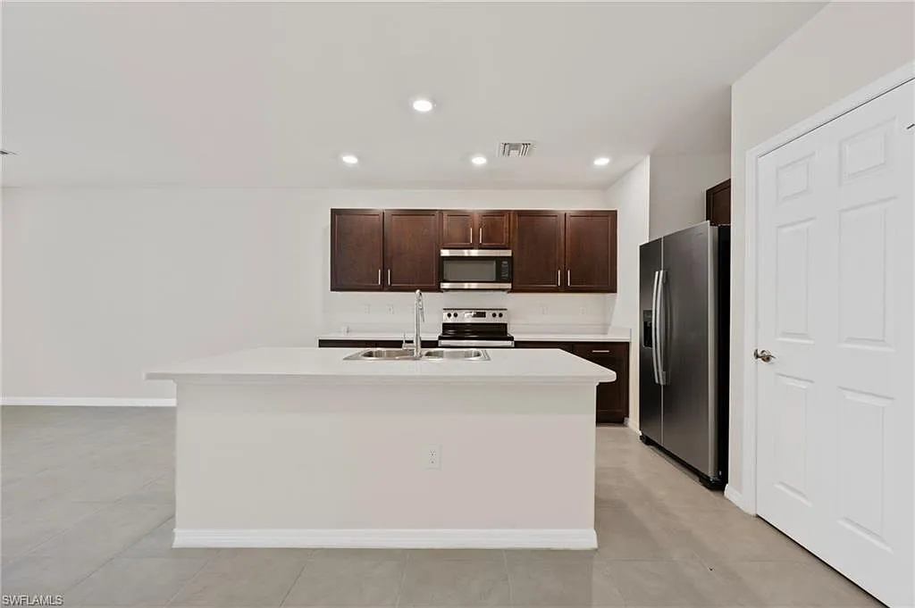 Building Photo - 15071 Wildflower Cir