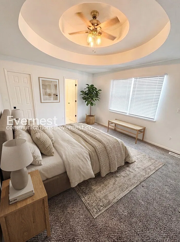 3 bed, 2.0 bath, 1405 sqft, $2,325 — Photo 4