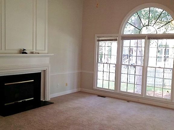 3rd image of 4116 Peachway Dr