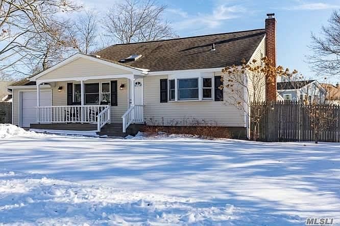 1st image of 3 Gregory Dr