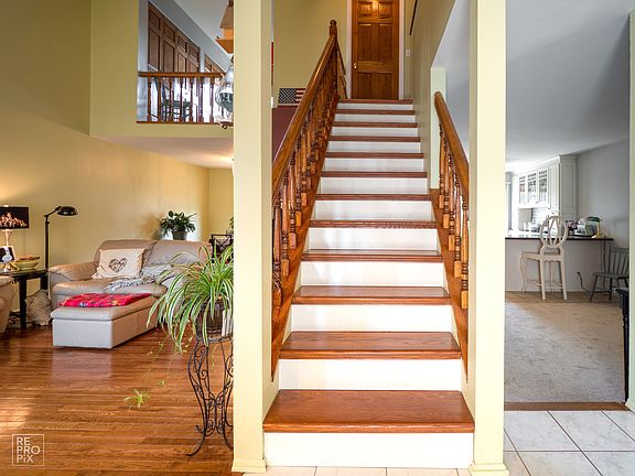 2nd image of 107 Ginger Ct #107