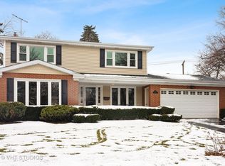 1307 W Cottonwood Ln, Arlington Heights, IL 60005