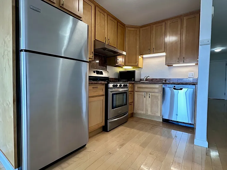 2847 Folsom St #6 — Photo 1