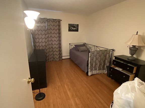 4th image of 322 E 119th St APT 1
