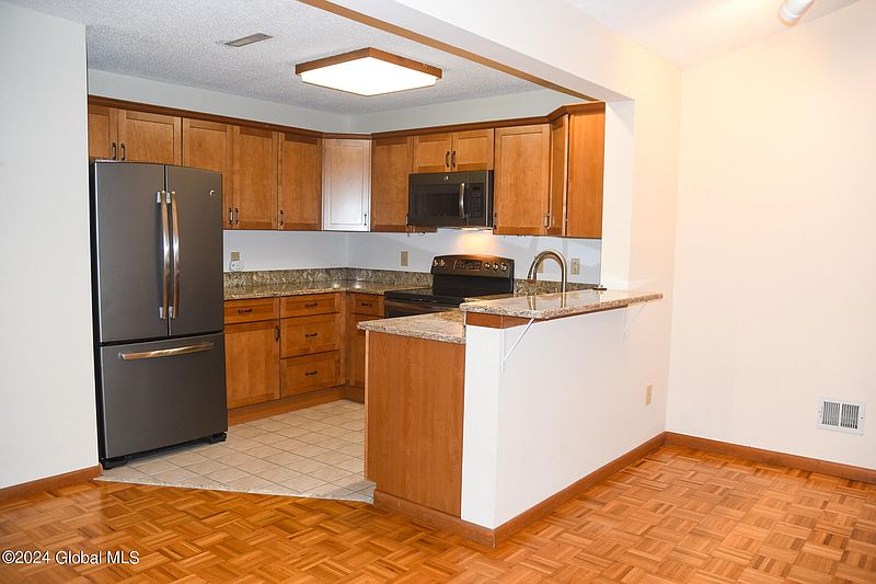 2nd image of 80 Surrey Hill Drive