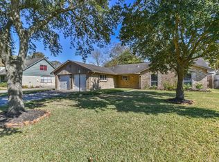 15519 Wandering Trl, Friendswood, TX 77546