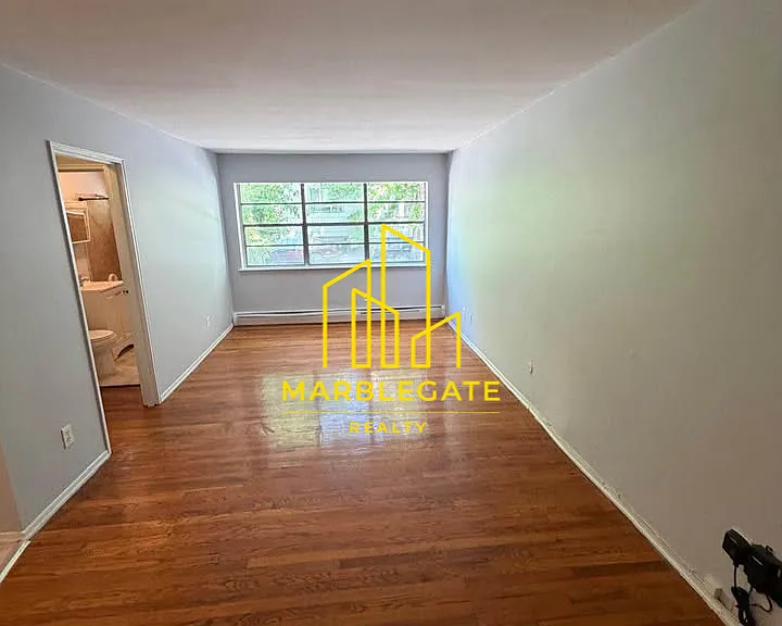 76-75 E Park St #112 — Photo 3