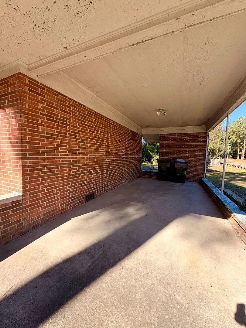 650 S May St — Photo 4