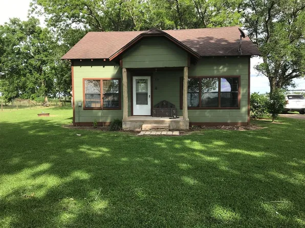 1011 Fm 2817 Rd, Wharton, TX 77488