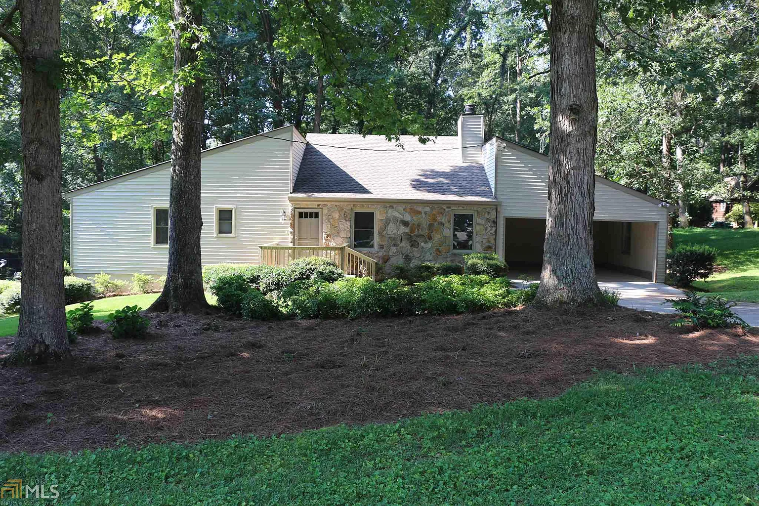 5461 S Lake Dr photo 1
