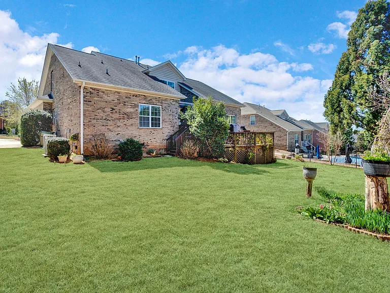 5 Middleberry Ct #A — Photo 38