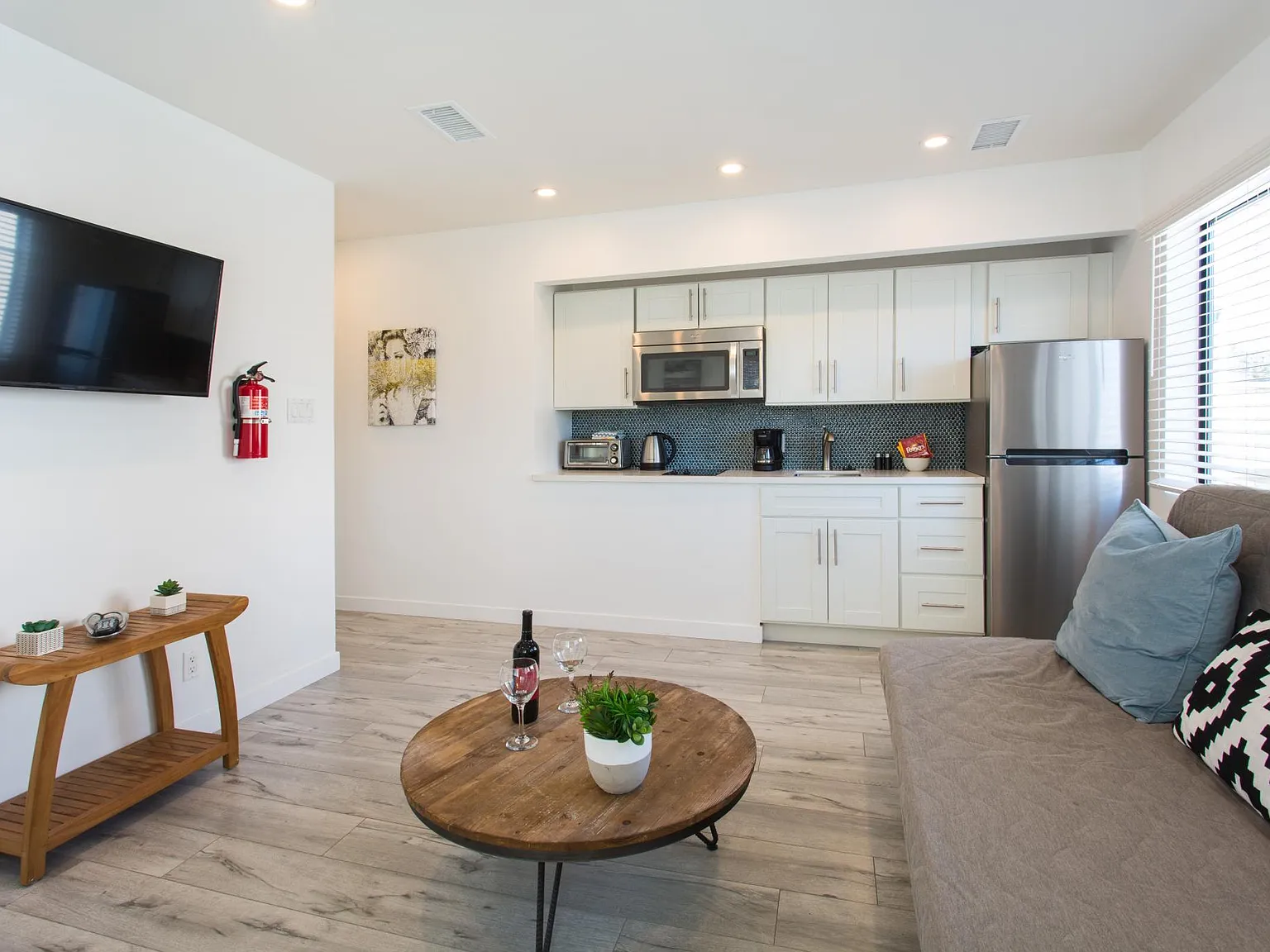 910 Pacific Ave — Photo 4