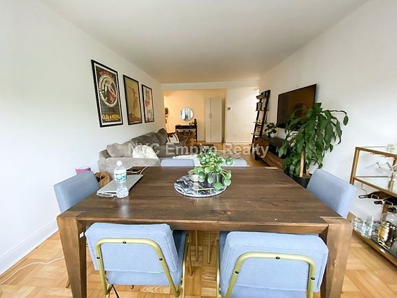 3rd image of 33 Greenwich Ave APT 4J