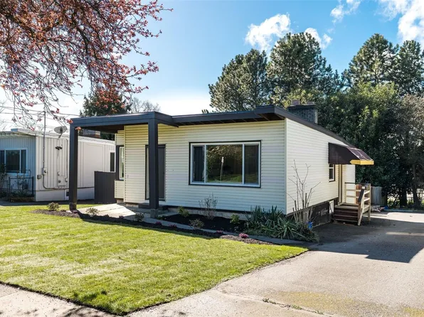 3166 Alder St, Victoria, BC V8X 1N8