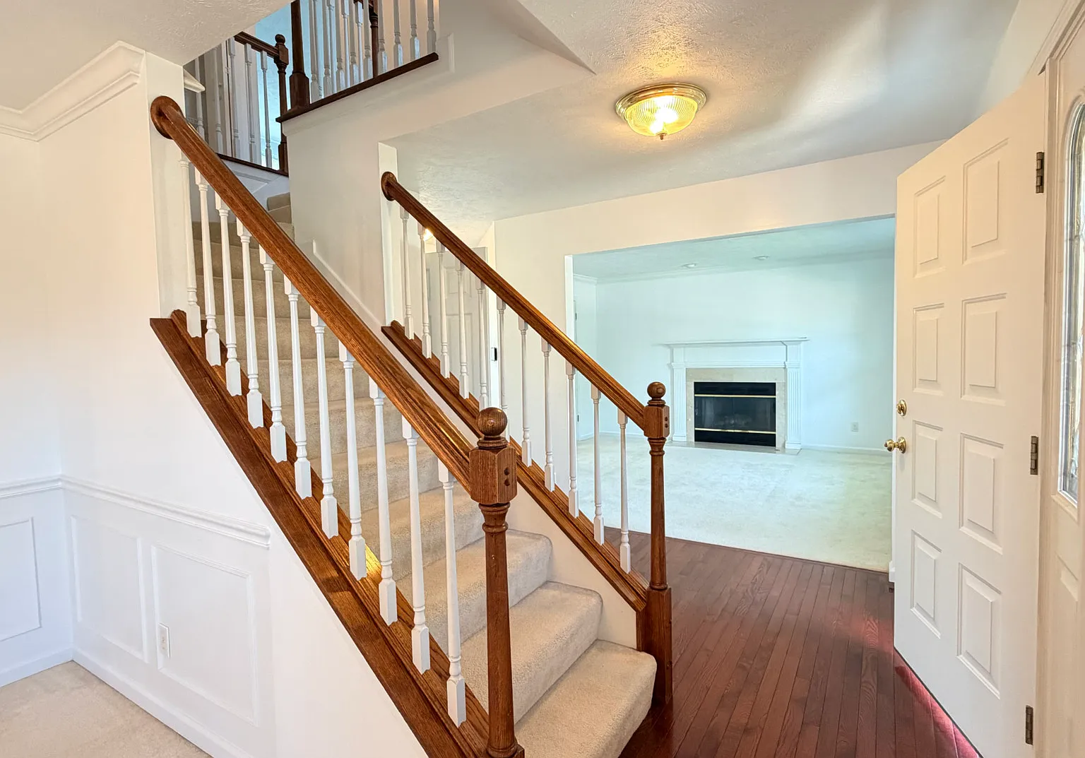 4 bed, 2.5 bath, 2280 sqft, $2,800 — Photo 2