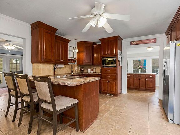 3rd image of 22463 George Rd