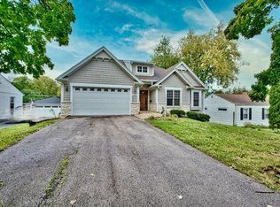 1124 S Washington St, Wheaton, IL 60189