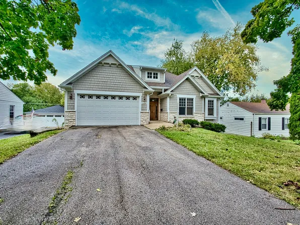 1124 S Washington St, Wheaton, IL 60189