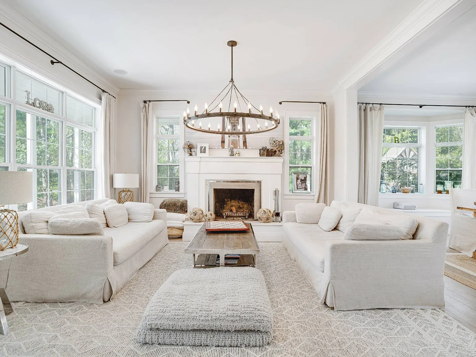 Effortless Amagansett Living — Photo 4