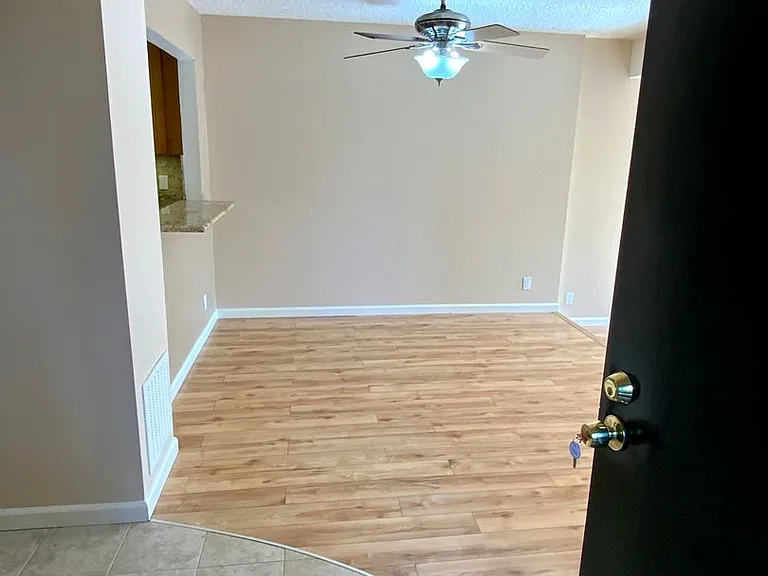 1098 Azalea Ct — Photo 4