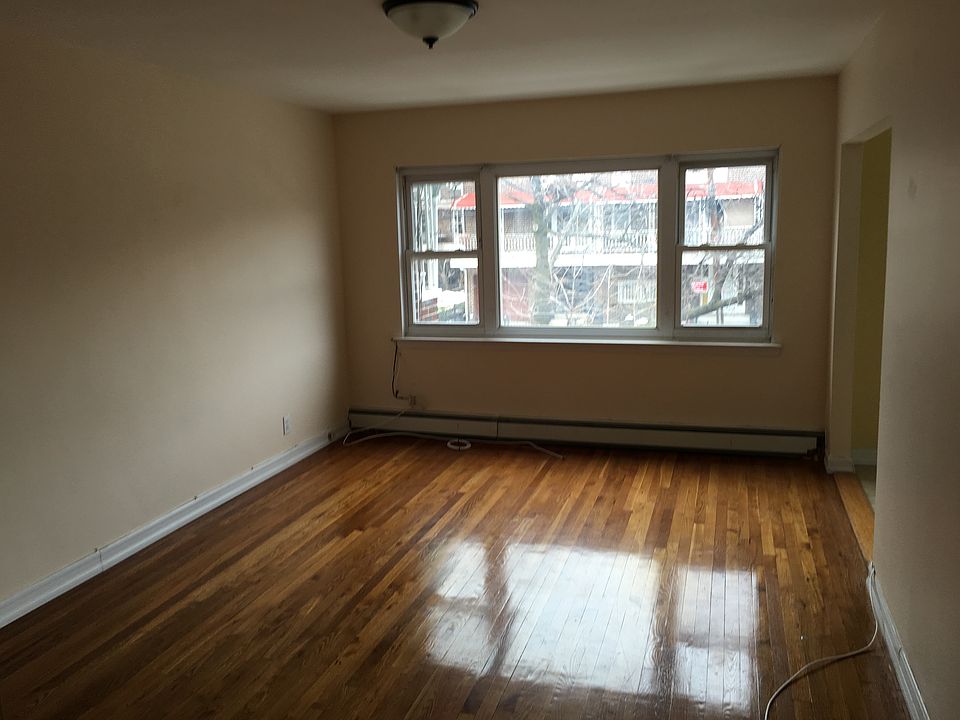1st image of 2501 Crescent St