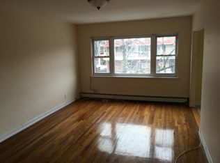 2501 Crescent St, Astoria, NY 11102