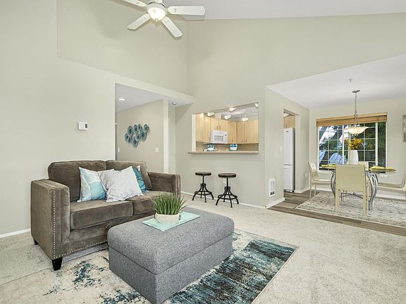 4th image of 14007 NE 181st St #301