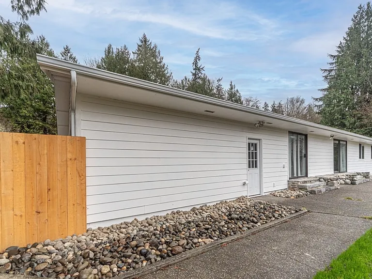 34685 Bridge View Dr NE — Photo 17