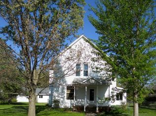 102 N Broadway St, Fisher, IL 61843