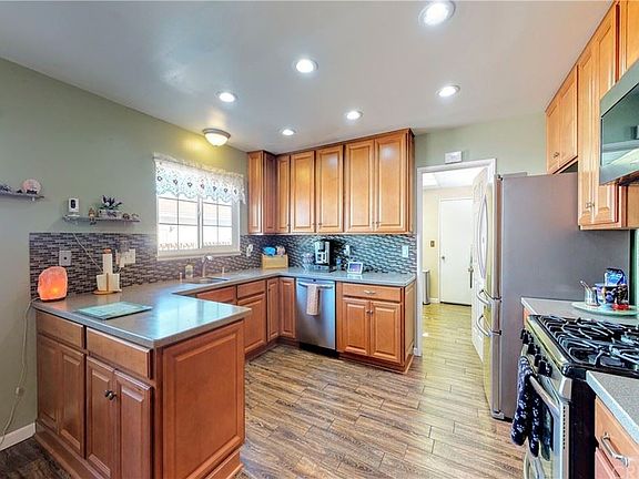 2nd image of 27227 Lancebrook Dr
