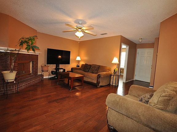 3rd image of 1116 La Salle Ave