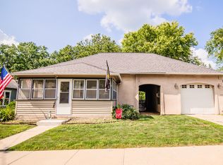308 4th St, Glenwood, IA 51534