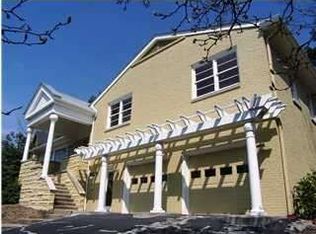 2405 Valley Vista Rd, Louisville, KY 40205