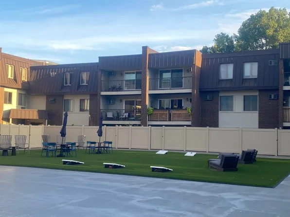 4820 Park Commons Dr APT 137, Saint Louis Park, MN 55416