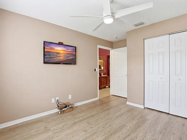 9363 Bridgeport Dr — Photo 21