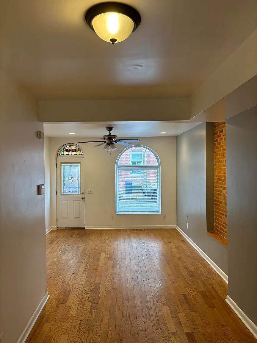 1454 William St photo 1