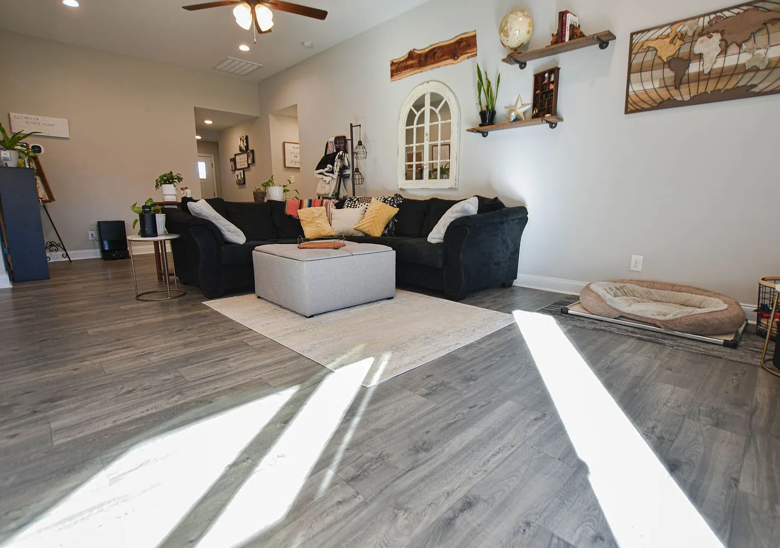 Pet Friendly Three Bedroom! — Photo 4