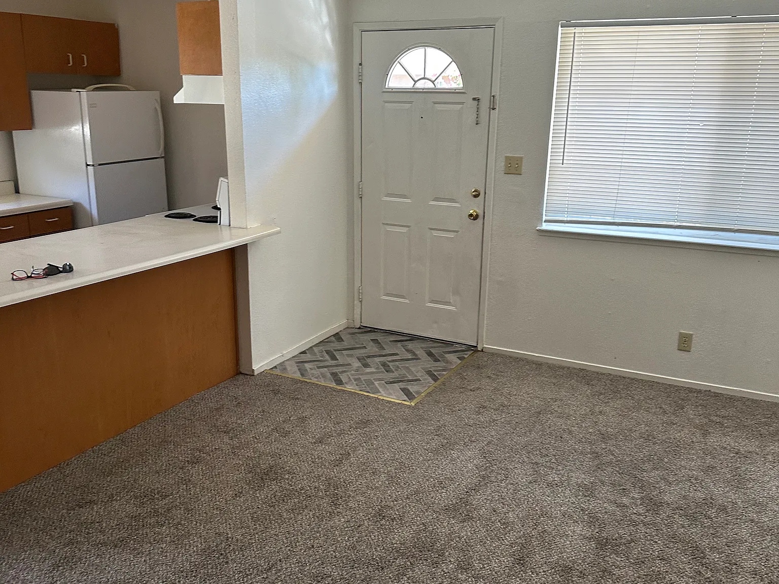 2208 Chrysler Dr — Photo 4