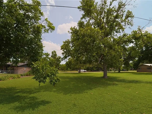 Westview, Seguin, TX 78155