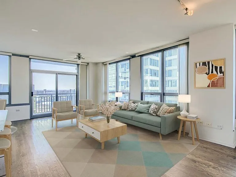 701 S Wells St #2104 — Photo 3