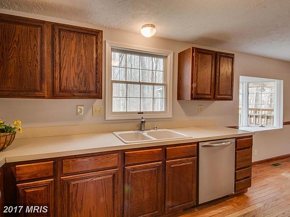 5th image of 8144 Raphiel Ct