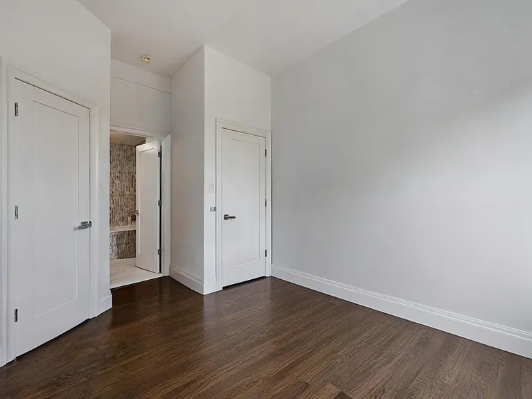 411 Manhattan Ave #9 — Photo 5