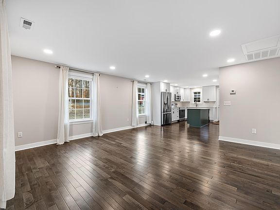 5th image of 456 Future Oak Ln