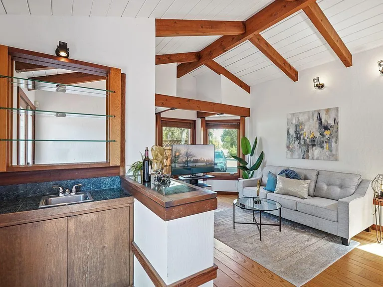 20205 Saratoga Vista Ct — Photo 17