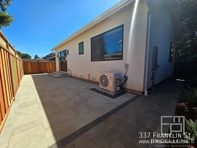 337 Franklin St — Photo 10