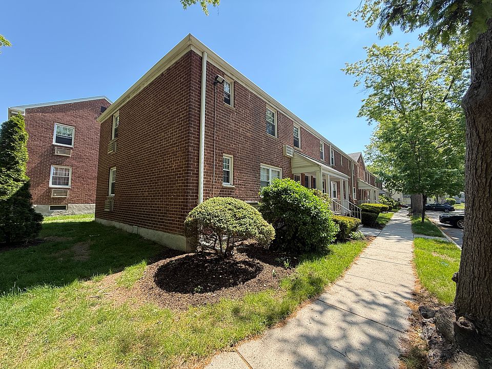 1st image of 20 Clark Ct #20