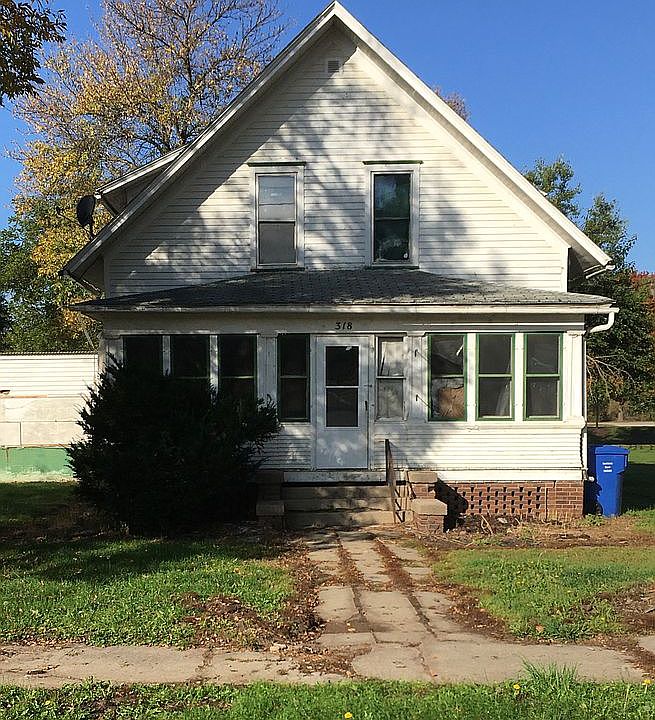 2nd image of 318 1st St